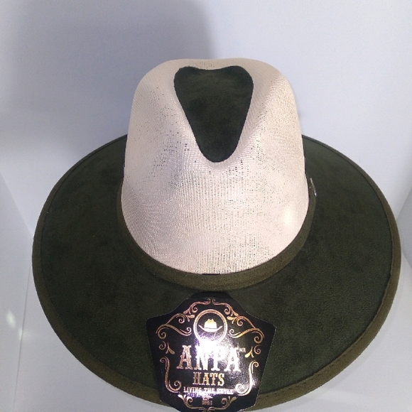 ANPA LIVING THE STYLE Mens Green Faux Suede And 100% Straw Handmade Fedora Hat - Picture 2 of 8